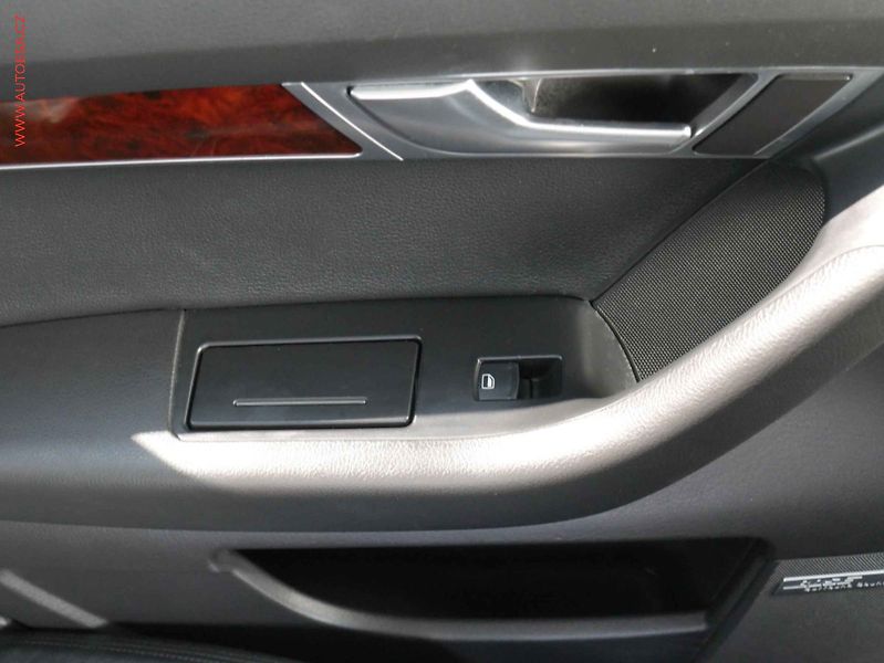 Audi A6 (2004) 3.0 TDi Quattro, AT, navi - fotka 12 z 21