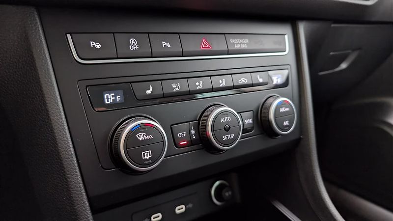 Seat Ateca 1.5 TSI Style DSG ACC Kamera - fotka 18 z 22