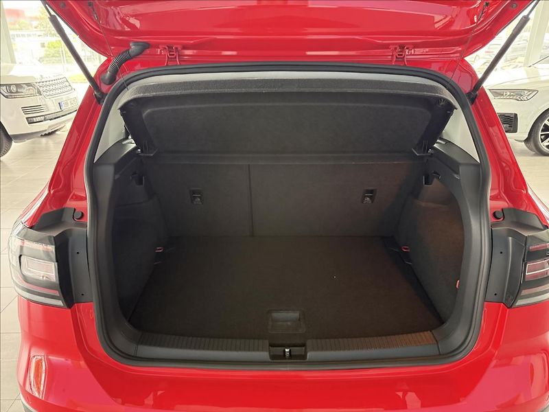 Volkswagen T-Cross 1,0   TSI 70kW,LIFE,SERVISKA - fotka 22 z 23