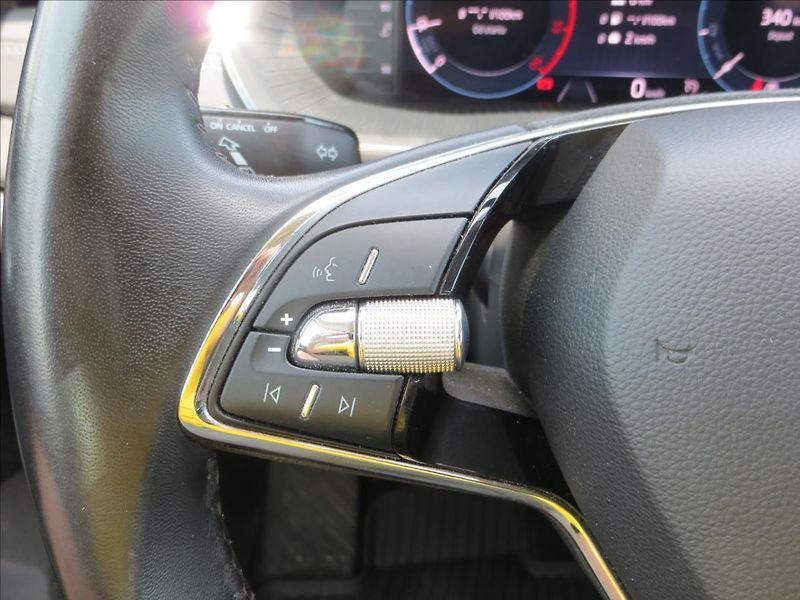Škoda Octavia 2,0 TDI Ambition ČR - fotka 20 z 25