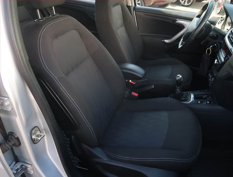 Citroën C-Elysée (2013) Exclusive 1.6 HDi, udržované - fotka 9 z 18