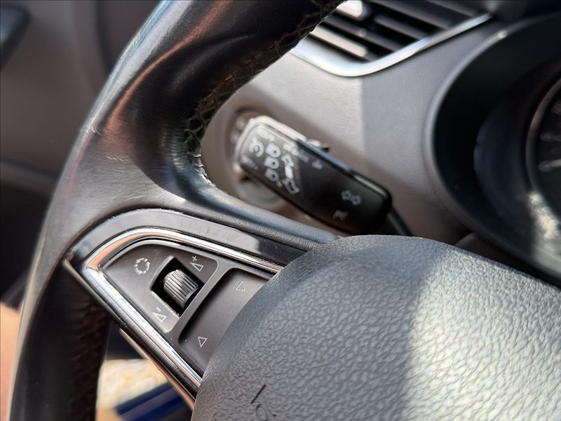 Škoda Octavia 2,0 TDI 110kW DSG XENONY - fotka 14 z 28