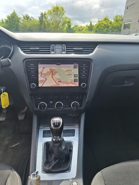 Škoda Octavia (2018) 1,6 TDi 85 Kw, navi z operáku  - fotka 13 z 17