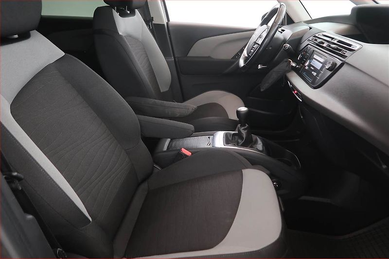 Citroën C4 Picasso (2016) 1.6 BlueHDi, 7 míst, Navi - fotka 9 z 18