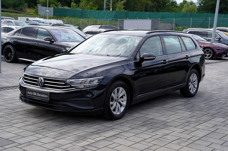 Volkswagen Passat (2020) B8 2.0TDi 90kW DSG - fotka 2 z 45