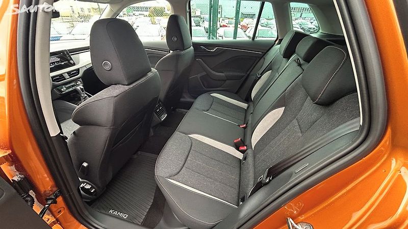 Škoda Kamiq (2025) 1.0TSI DSG Top Selection - fotka 14 z 21