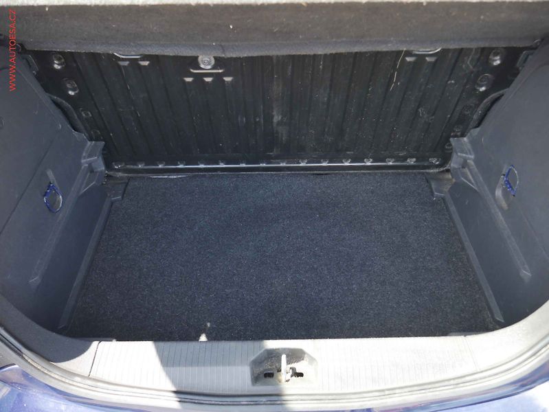 Opel Corsa (2014) 1.2i, 1.maj,ČR, STK6/28 - fotka 7 z 16