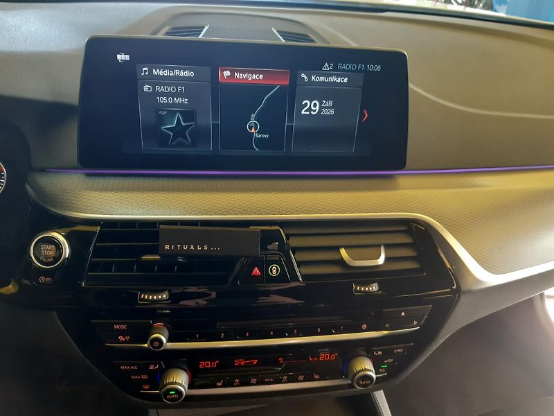 BMW Řada 5 520d XDRIVE M-PAKET - fotka 10 z 32