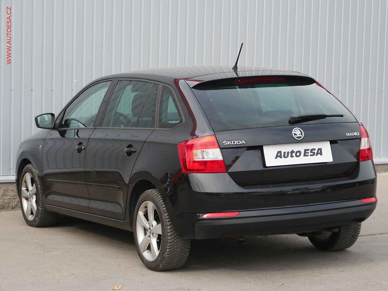 Škoda Rapid (2014) 1.2 TSi, Elegance, xenon - fotka 6 z 17