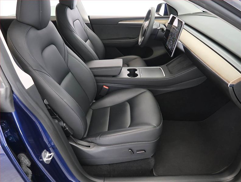 Tesla Model Y (2023) Long Range AWD 79kWh, SoH 93% - fotka 9 z 33