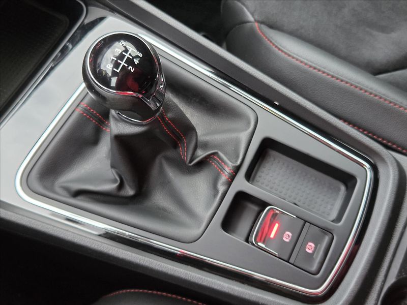 Seat Leon 1,8 TSi FR Full LED DCC 16V ST - fotka 20 z 25