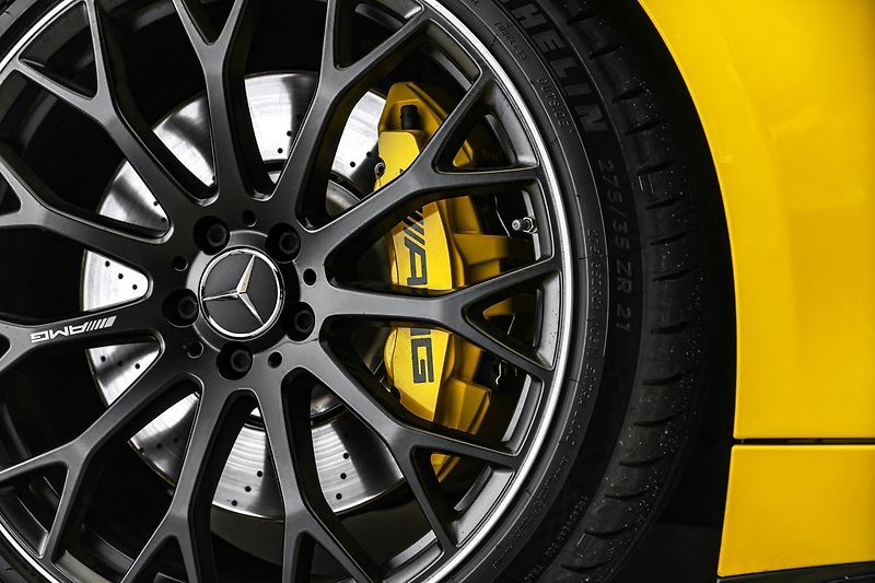 Mercedes-Benz SL 4M Performance Manufaktur - fotka 13 z 26