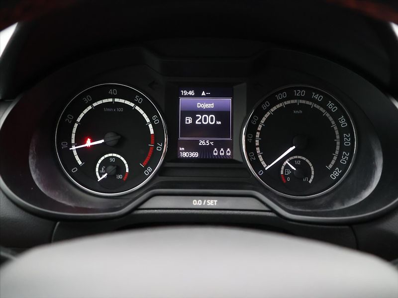 Škoda Octavia RS 2.0 TSI 162kW CZ Aut.klima - fotka 17 z 32