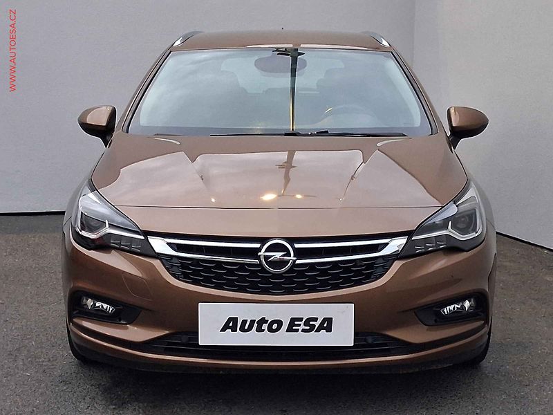 Opel Astra (2016) 1.4T, Innovation, AT, LED - fotka 2 z 16