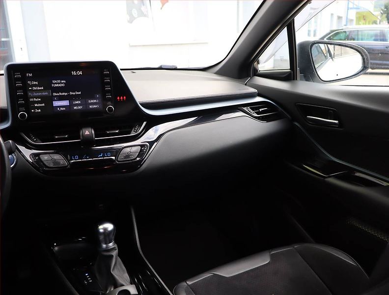 Toyota C-HR (2020) Selection 2.0 Hybrid - fotka 8 z 20