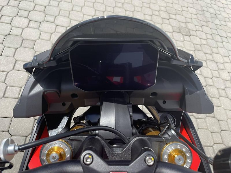 Aprilia (2025) Tuono 660 Factory EU5+ - fotka 10 z 12