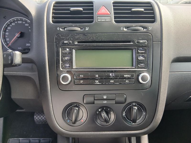 Volkswagen Golf 1.6i, GT Look, automat - fotka 20 z 31