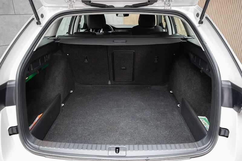 Škoda Octavia 2.0TDI 110kW AMBITION+*ČR 1.M* - fotka 34 z 37