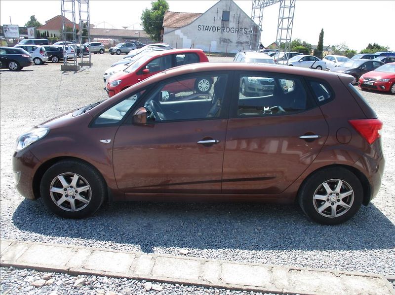 Hyundai ix20 1,6 CVVT, digiklima,servis,CZ, - fotka 8 z 39