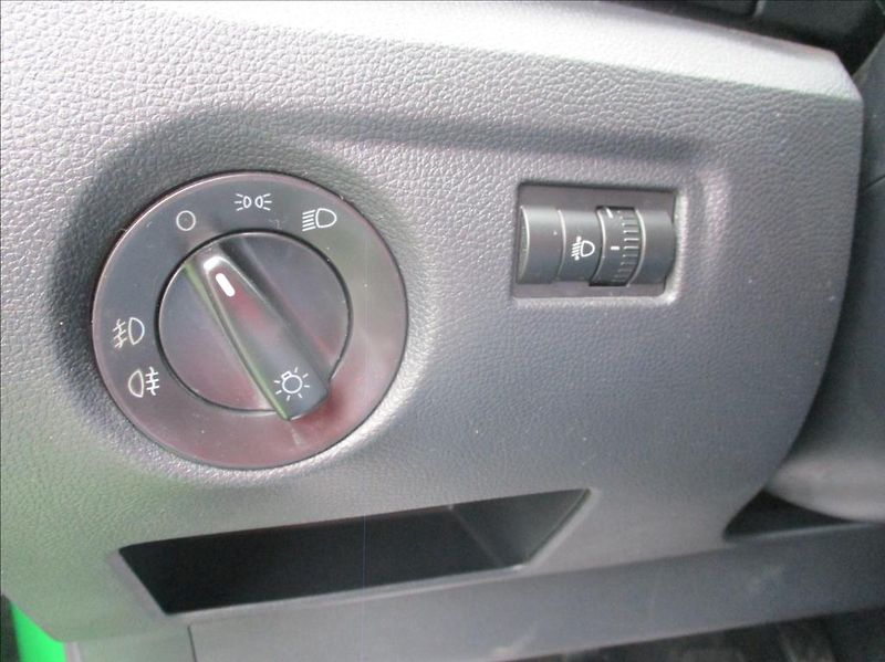 Škoda Fabia 1,2 TSI, klima, serv. kniha, - fotka 25 z 39