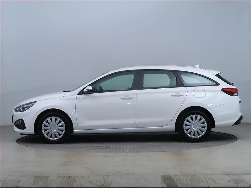 Hyundai i30 (2023) Comfort 1.5 DPI, ČR,1.maj - fotka 3 z 15