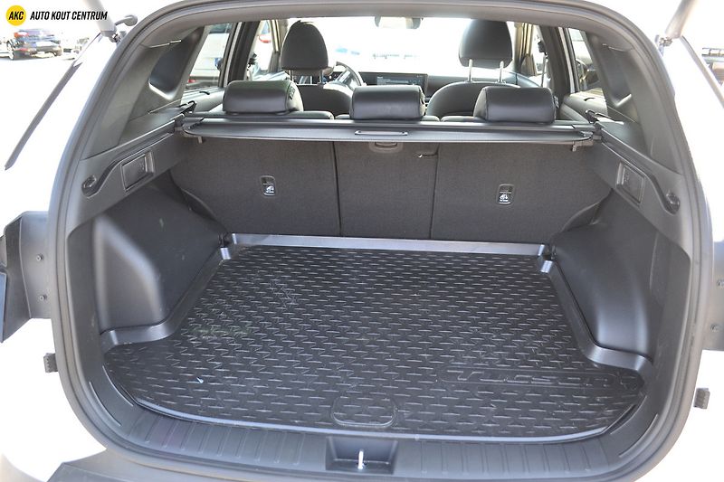 Hyundai Tucson 1,6 T-GDI PHEV 4WD AT 20 YEARS - fotka 27 z 75