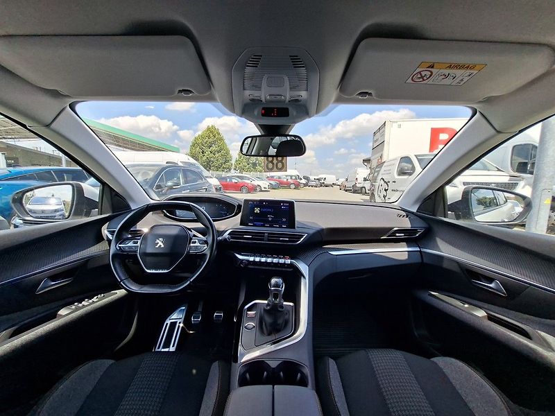 Peugeot 3008 ACTIVE 1,5 BHDI 130k M6 - fotka 2 z 24