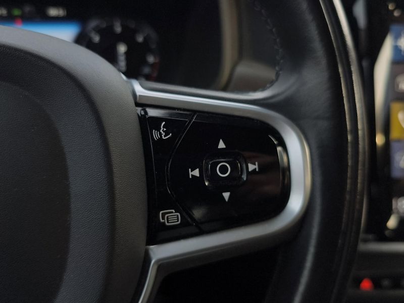 Volvo V90 (2019) CROSS COUNTRY D4 4x4 2.0 140kW - fotka 12 z 28