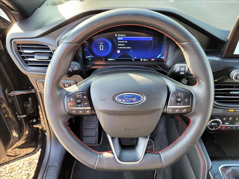 Ford Kuga 2,0 D,ST-line,led,kůže - fotka 20 z 50
