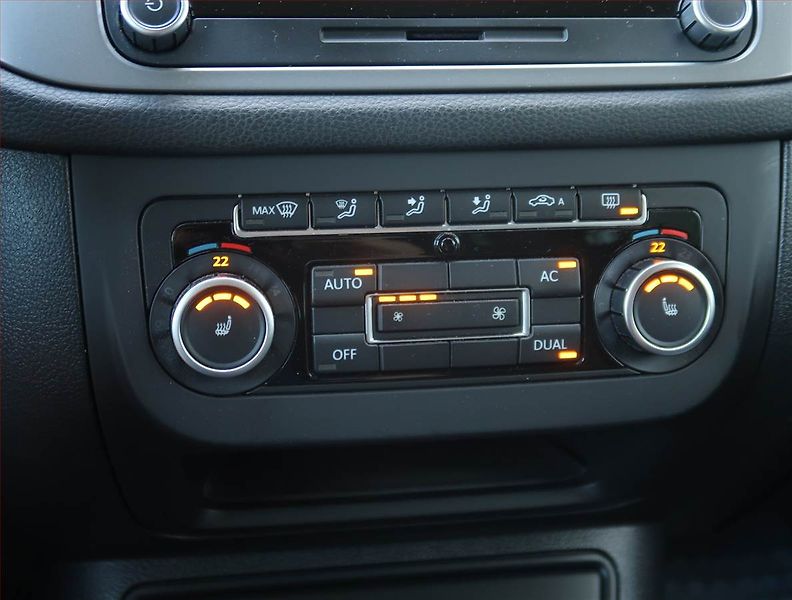 Volkswagen Tiguan (2010) 2.0 TDI, 4X4, Tempomat - fotka 18 z 23