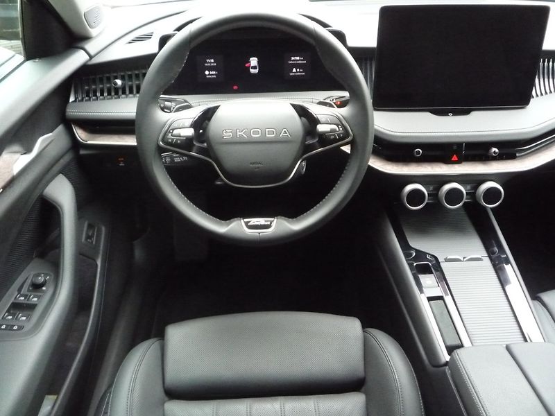 Škoda Superb (2025) 2,0TDi 110kW DSG L&K - fotka 5 z 25