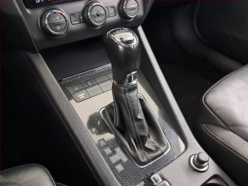 Škoda Octavia (2014) RS 2.0 TDI, Automat, Navi - fotka 13 z 17