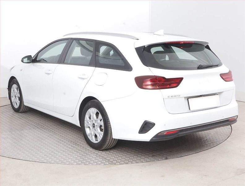 Kia Ceed (2023) Spin 1.0 T-GDI, SPIN, DPH - fotka 4 z 15