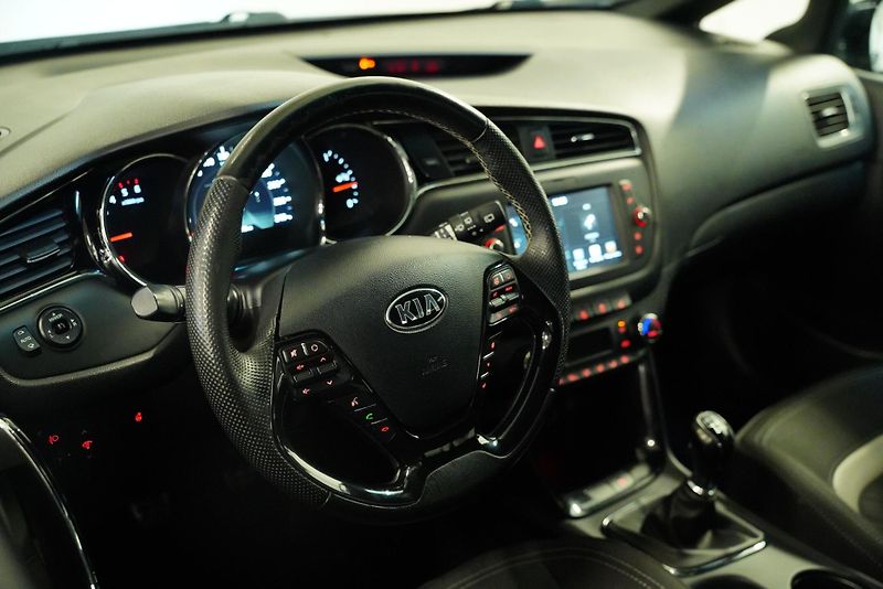 Kia Ceed - fotka 14 z 26