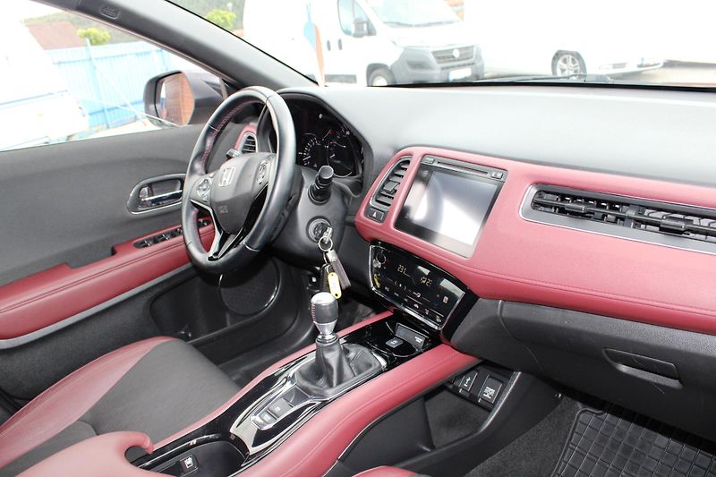 Honda HR-V (2020) 1,5i KLIMA KŮŽE EL.OKNA ALU - fotka 14 z 16