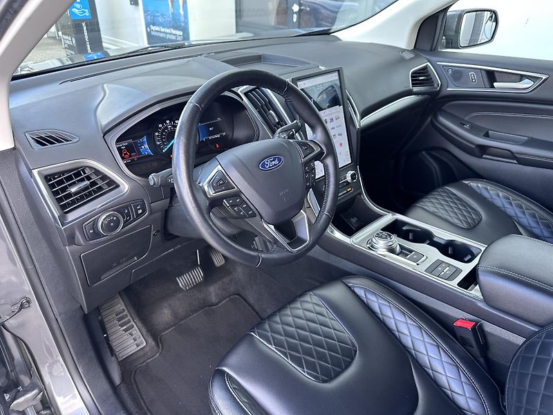 Ford Edge 2.0L EcoBoost 4x4 Titanium - fotka 13 z 22