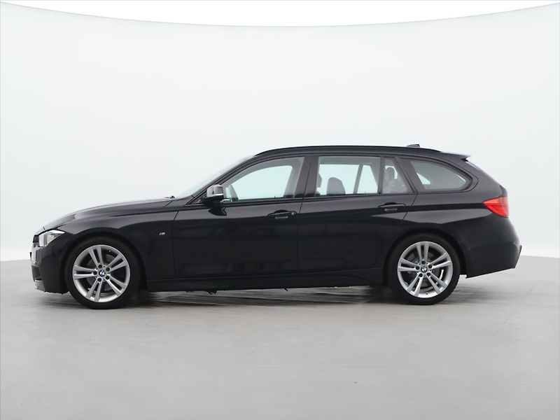 BMW Řada 3 3,0 330d xDrive 190kW M-paket - fotka 4 z 35