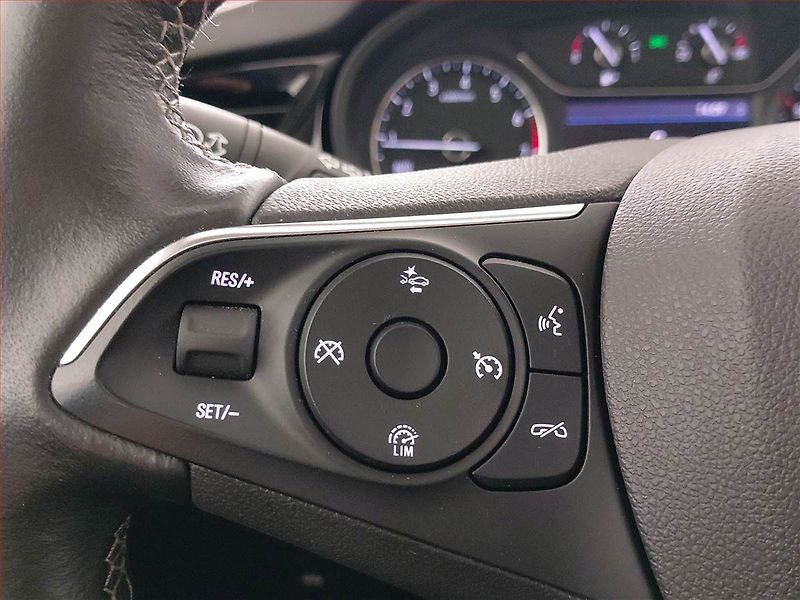 Opel Insignia (2018) 1.5 Turbo, Automat, Serv.kniha - fotka 18 z 23