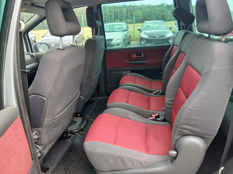 Volkswagen Sharan 2.0 TDI, ALU, 7 míst - fotka 27 z 34