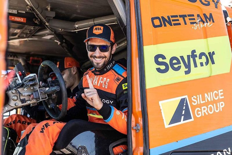 O víkendu se uskuteční jeden z vrcholů motoristické sezony na Autodromu Most. Pojedou se zde závody Czech Truck Prix a evropské série NASCAR. Ambasadorem podniku je vítěz letošní Dakar Rally Martin Macík. Foto: Se svolením Autodromu Most