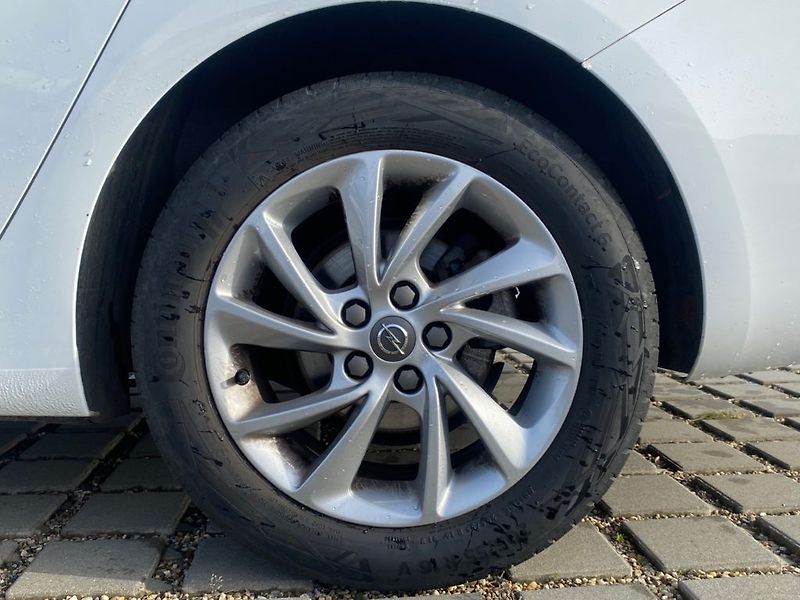 Opel Astra (2021) 1,2 (96kW) 6,man - fotka 13 z 27
