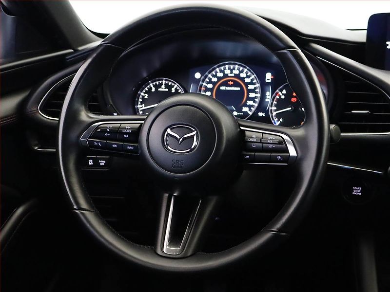 Mazda 3 (2024) 2.0 e-Skyactiv X - fotka 14 z 19