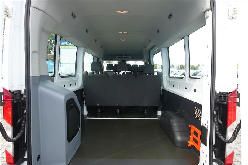 Ford Transit 2,0 TDCi  L3H2 9MÍST KLIMA - fotka 16 z 44