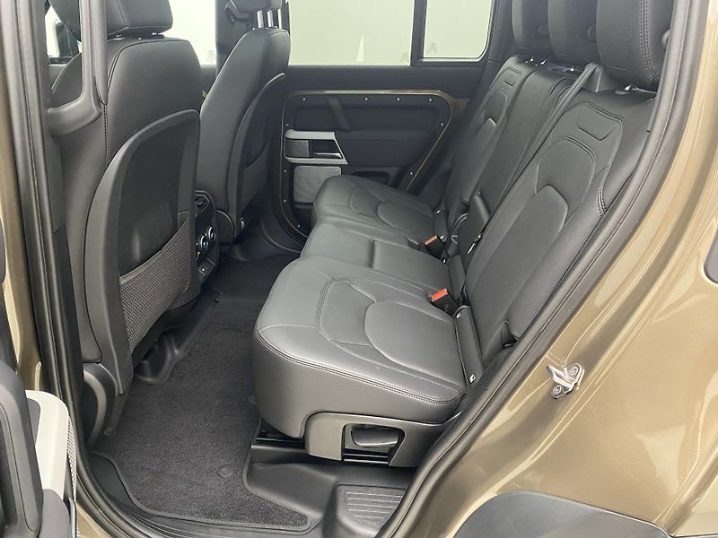 Land Rover Defender 130 D300 SE AWD AUT CZ 8míst - fotka 5 z 54