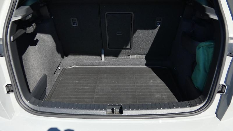 Škoda Karoq 1,5 TSI DSG Sportline - fotka 21 z 26