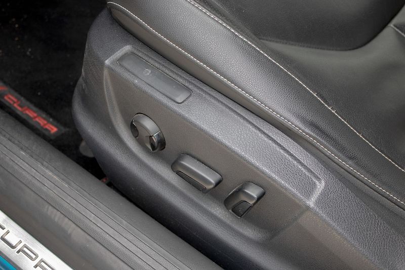 Seat Leon - fotka 16 z 39