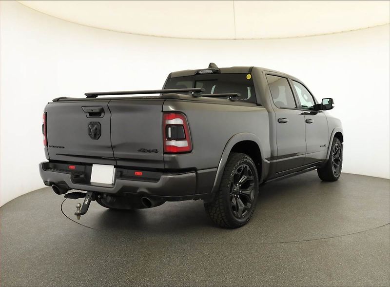 RAM 1500 (2023) 5.7 V8 Hemi - fotka 5 z 18
