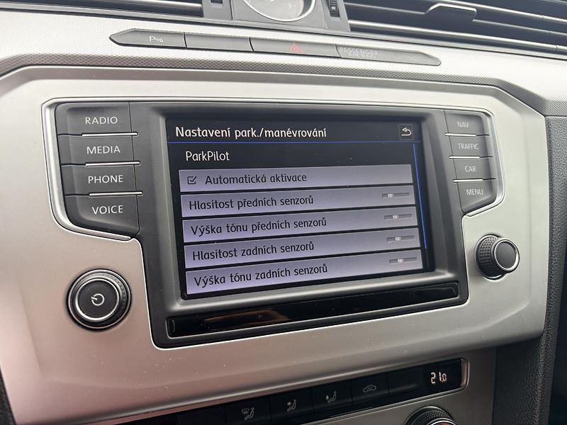Volkswagen Passat 2.0TDI 110KW MANUAL MATRIX - fotka 39 z 62