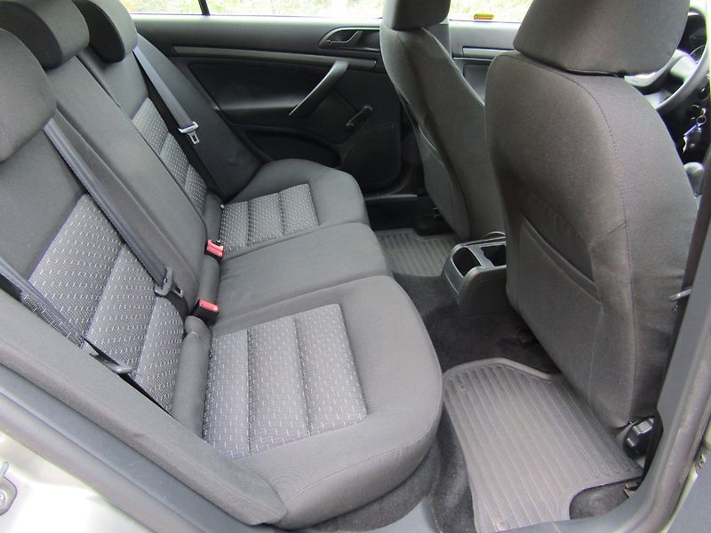 Škoda Octavia (2009) 1.6 MPI 75kW 1.MAJITEL - fotka 25 z 35