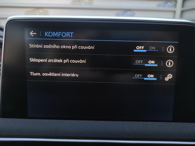 Peugeot 3008 1,5bHDi Allure EAT8 S&S Pano - fotka 23 z 53